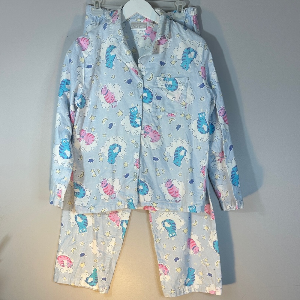 Intimate essentials, cat 2?piece pajama set 100% cotton pink and blue size small
